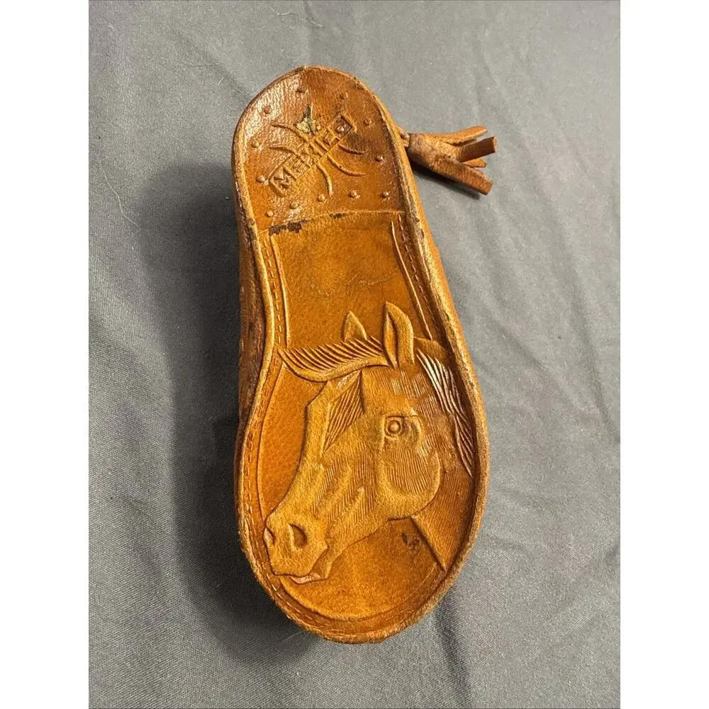 VTGHand Crafted TOOLED LEATHER Moccasin Shoe Coin Change Purse Souvenir Mexico